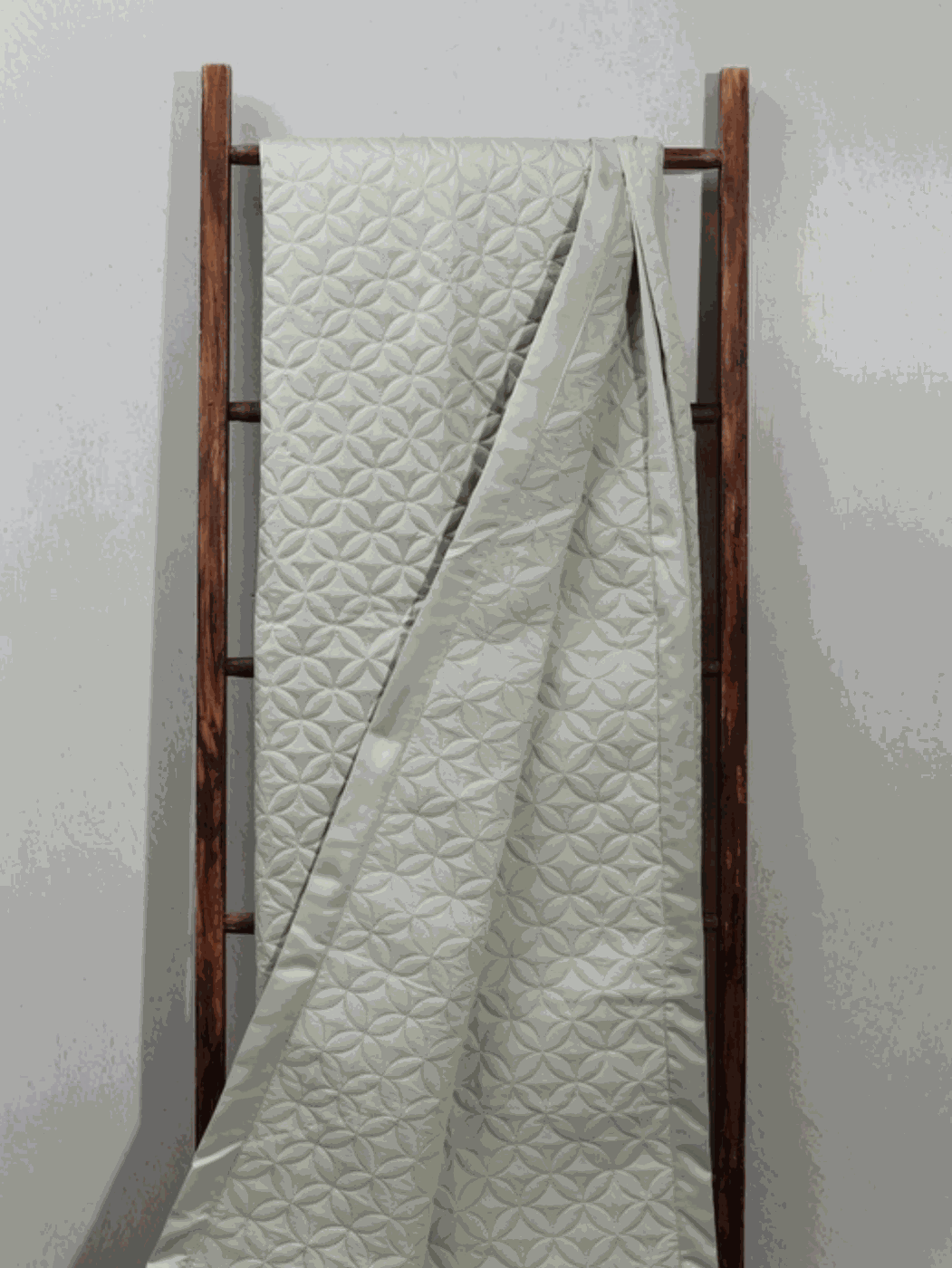 Oxford Satin Usonic  Quilt (Sage) Super King